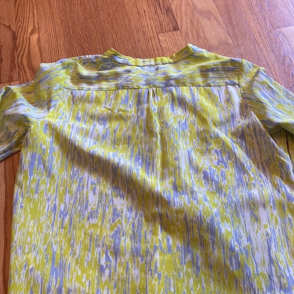 Lovers + Friends Blue and green patterned long sleeve blouse size large - Picture 4 of 5